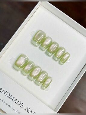 NWT Handmade Acrylic Nail Set Green Cat Eye French